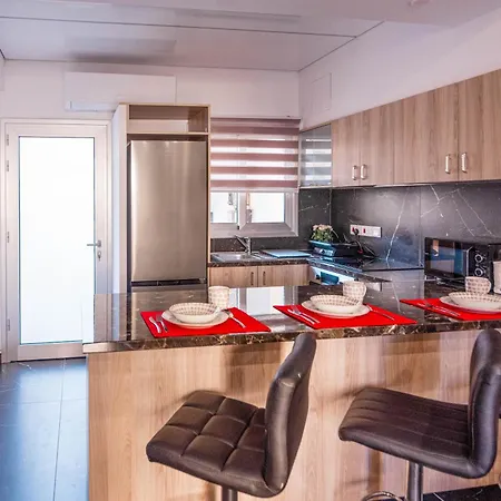 Mackenzie * 라르나카