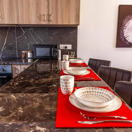 Mackenzie 아파트 *