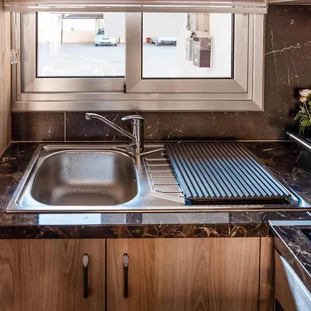 Mackenzie 아파트 *